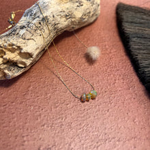 Charger l'image dans la galerie, Collier Trois Sorcières