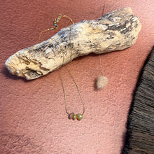 Charger l'image dans la galerie, Collier Trois Sorcières